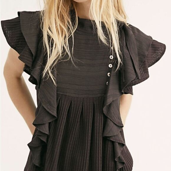 Free People Tops - Free people ruffled short sleeves super cute